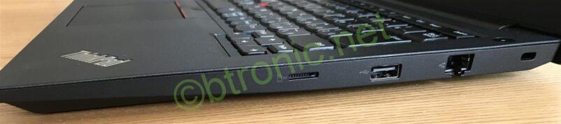 ThinkPad E490の右側面の写真