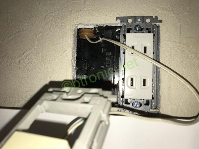 1Fダイニング電話台下のコンセントのCD管