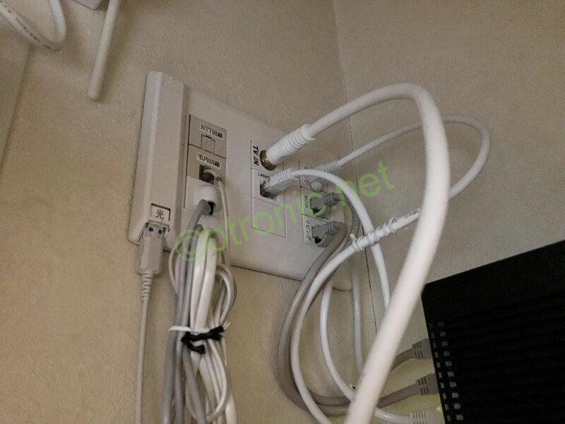 Cat6Aの敷設完了時のコンセントの状態(2Fクローゼット)