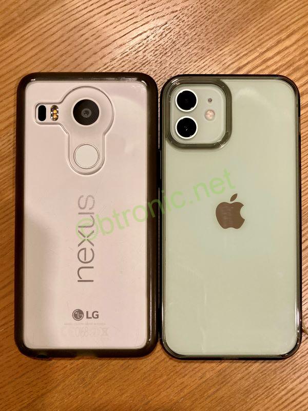 Nexus 5xとiPhone 12(裏面)