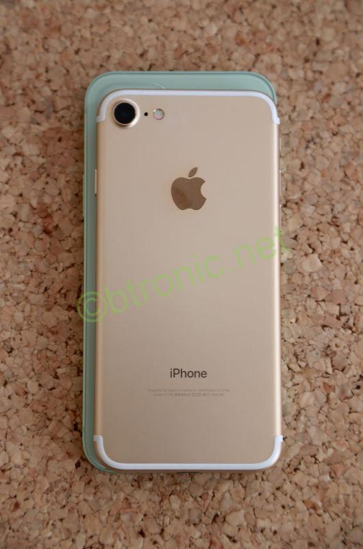 iPhone 7とiPhone 12